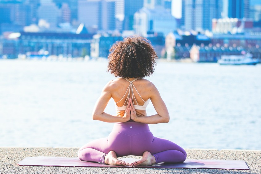 Le yoga aide-t-il à perdre du poids?